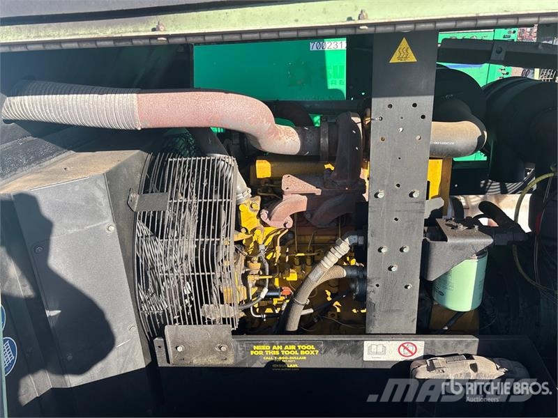 Sullair 375H JD3 LRC 375 cfm Mobile Air Compressor Kompresorji