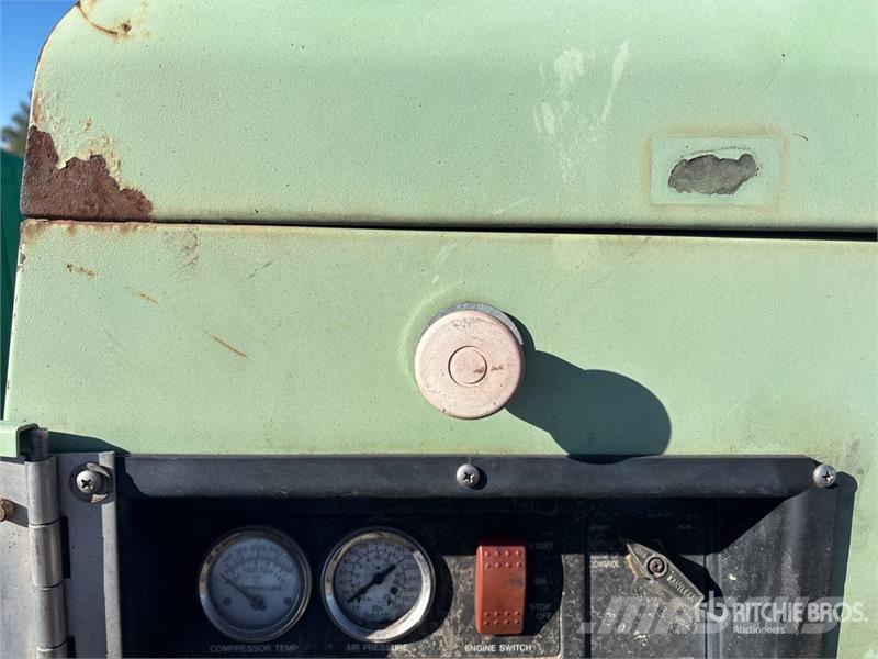 Sullair 375HJD 375 cfm Mobile Air Compressor Kompresory