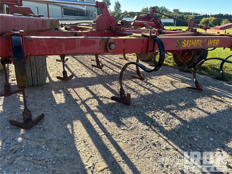 Sunflower 543137 32 ft Cultivator Grubber