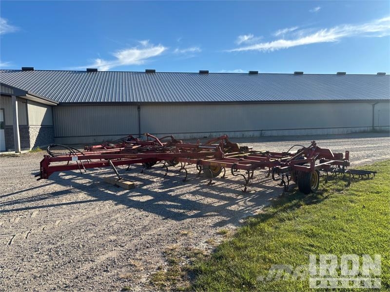 Sunflower 543137 32 ft Cultivator Grubber