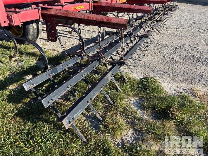Sunflower 543137 32 ft Cultivator Grubber