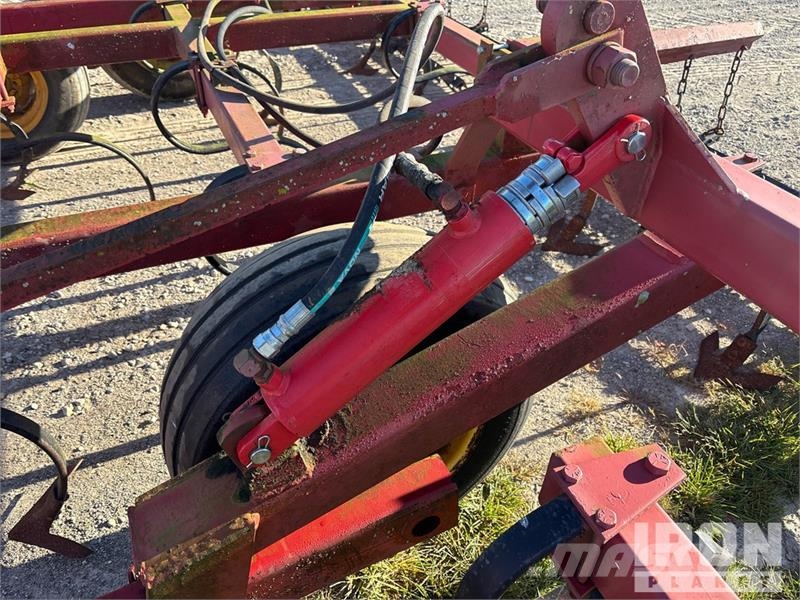 Sunflower 543137 32 ft Cultivator Grubber