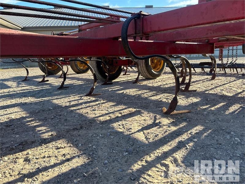 Sunflower 543137 32 ft Cultivator Grubber