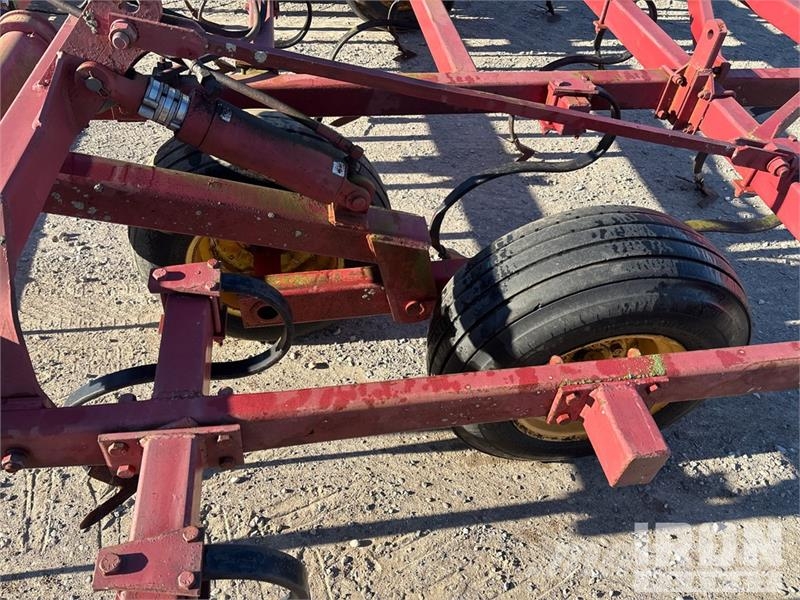 Sunflower 543137 32 ft Cultivator Grubber