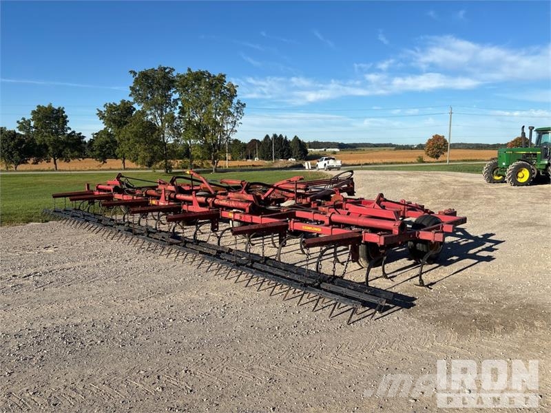 Sunflower 543137 32 ft Cultivator Grubber