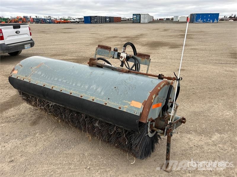 Sweepster S32M7RDS 84 in Broom Attachment Щітки
