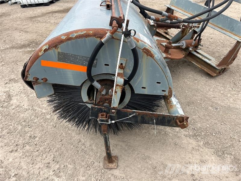 Sweepster S32M7RDS 84 in Broom Attachment Щітки