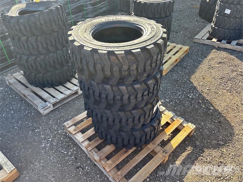 TaiHao 12-16.5 Heavy Duty Tires (Unused) Ruedas