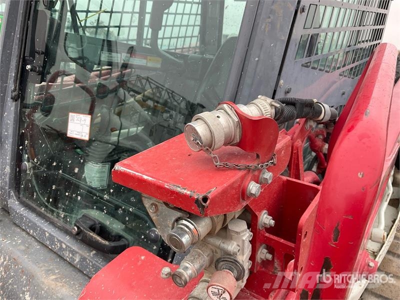 Takeuchi TL12R2-CR Compact Track Loader لوادر انزلاقية التوجيه