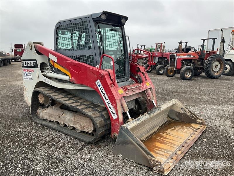 Takeuchi TL12R2-CR Compact Track Loader لوادر انزلاقية التوجيه