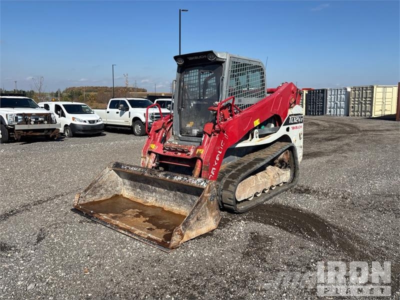 Takeuchi TL12V2 لوادر انزلاقية التوجيه