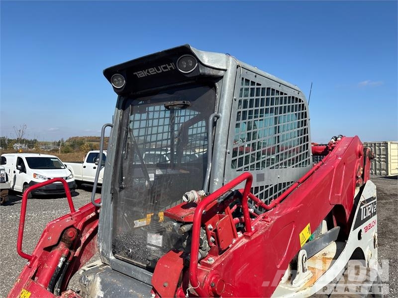 Takeuchi TL12V2-CR Compact Track Loader Skid steer loaders