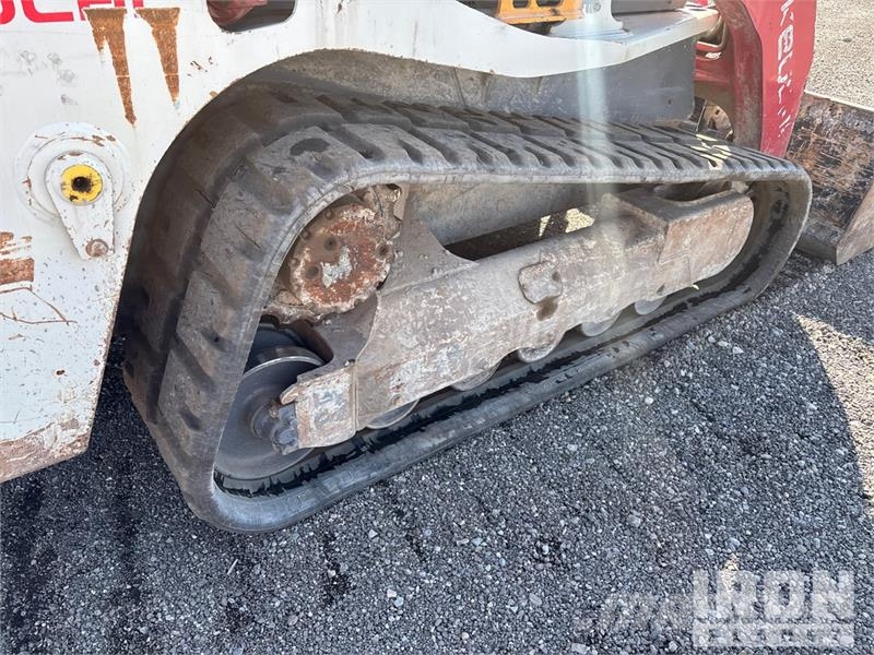 Takeuchi TL12V2-CR Compact Track Loader Skid steer loaders