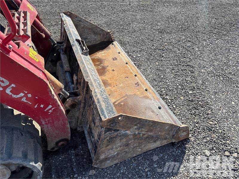 Takeuchi TL12V2-CR Compact Track Loader Skid steer loaders