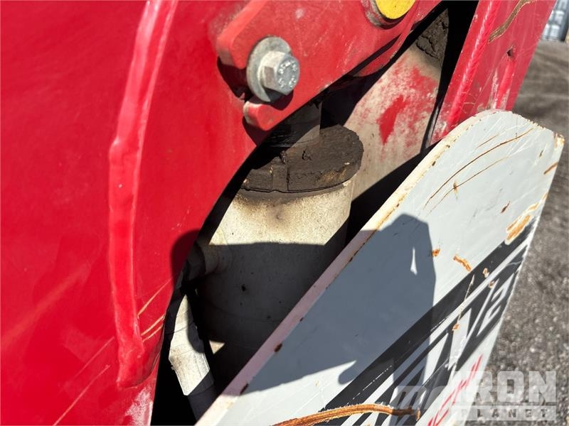 Takeuchi TL12V2-CR Compact Track Loader Skid steer loaders