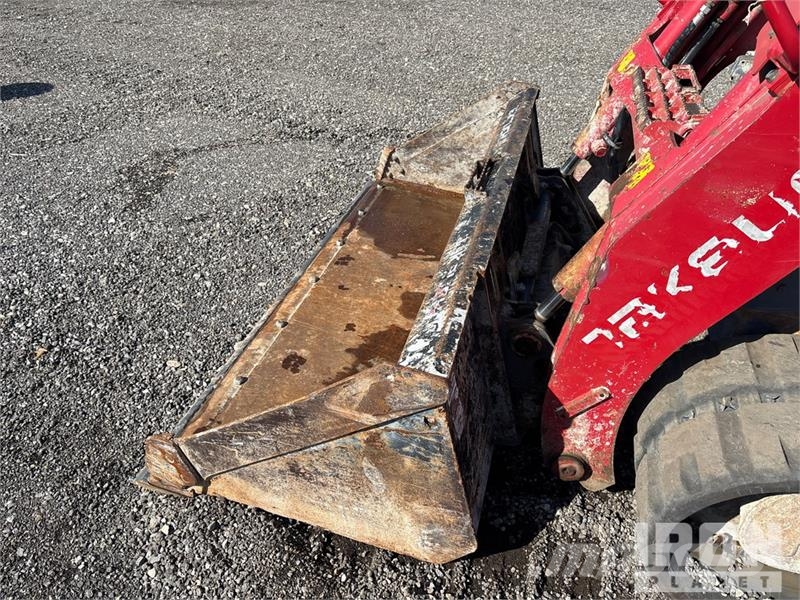 Takeuchi TL12V2-CR Compact Track Loader Skid steer loaders