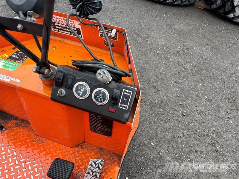 Taylor Dunn Dunn SS5-35 Electric Utility Cart (Inoperable Motori
