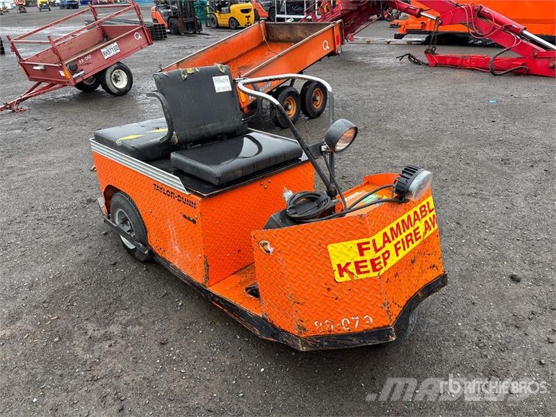 Taylor Dunn Dunn SS5-35 Electric Utility Cart (Inoperable Motori