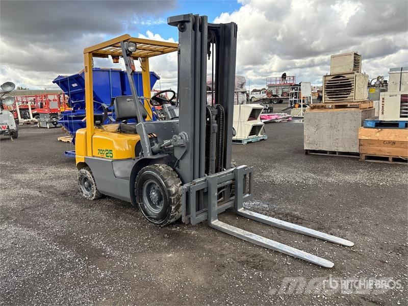 TCM 700.25 3700 lb Pneumatic Tire Forklift Autres Chariots élévateurs