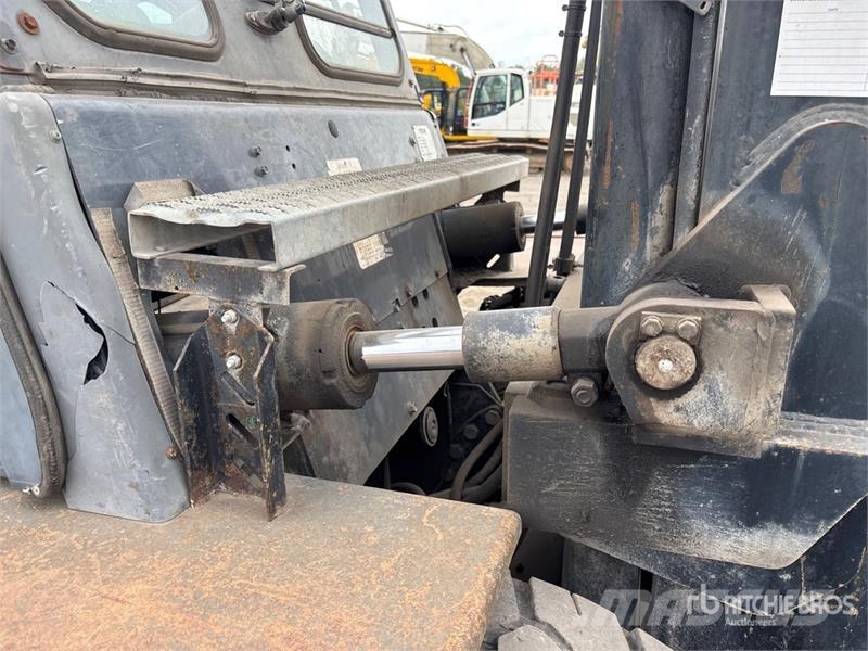 TCM FD80Z8 15450 lb Pneumatic Tire Forklift شاحنات ذات رافعات شوكية - أخرى