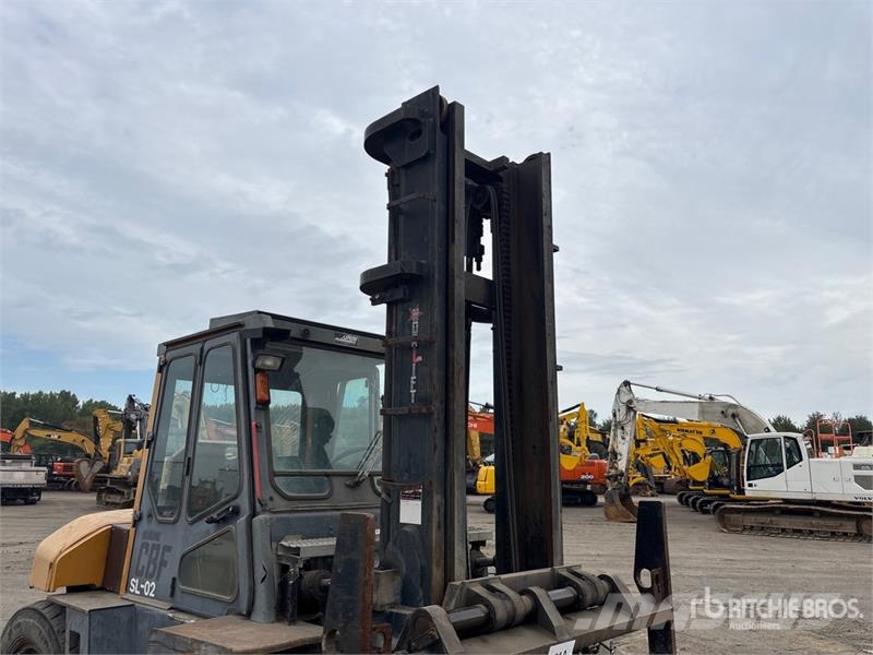 TCM FD80Z8 15450 lb Pneumatic Tire Forklift شاحنات ذات رافعات شوكية - أخرى