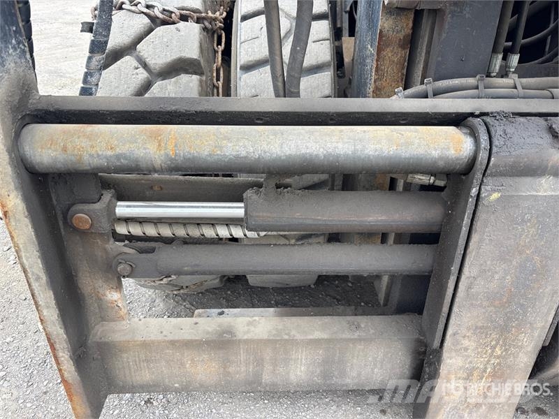 TCM FD80Z8 15450 lb Pneumatic Tire Forklift شاحنات ذات رافعات شوكية - أخرى