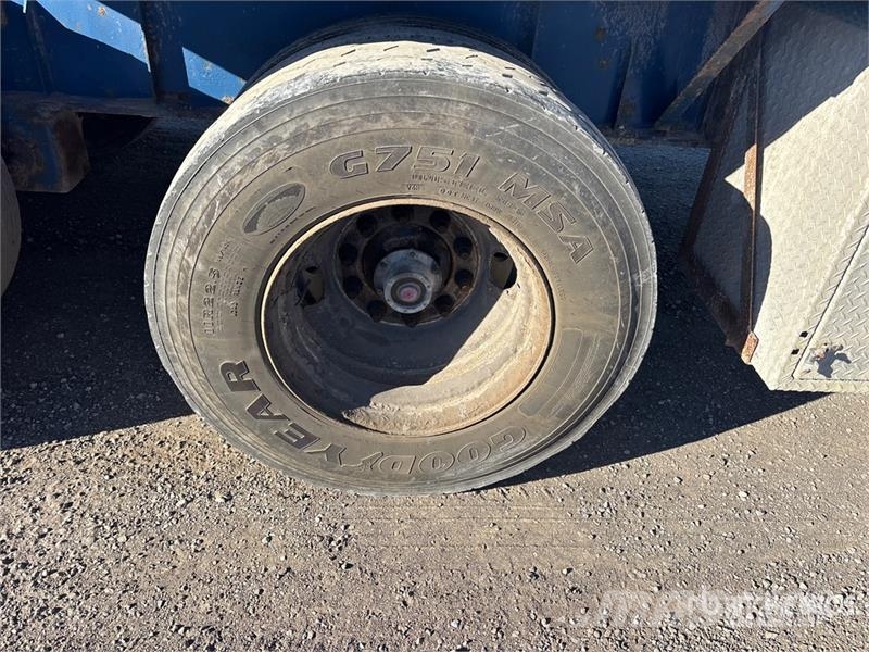Temisko 28 ft Tri/A B-Train Lead Flatbed Trailer Прицепы-платформы/боковая разгрузка