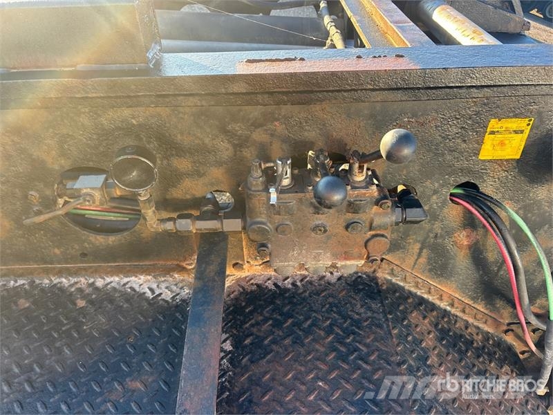 Temisko Tri/A Removable Gooseneck Lowboy Trailer Maskinhenger