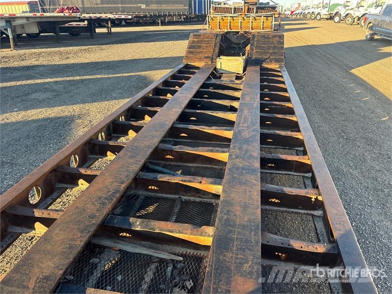 Temisko Tri/A Removable Gooseneck Lowboy Trailer Maskinhenger