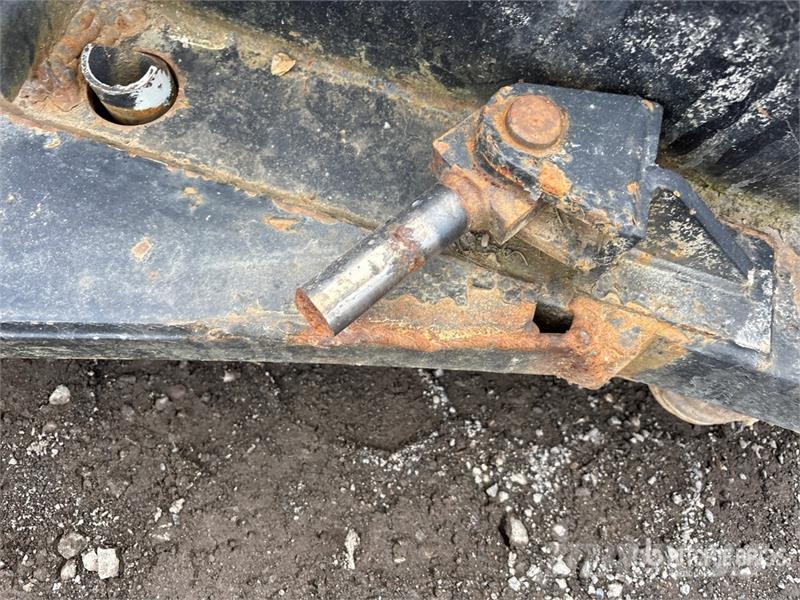  Tenco 10 ft Hydraulic Reversing Snow Plow - Fits T Snežne daske i plugovi