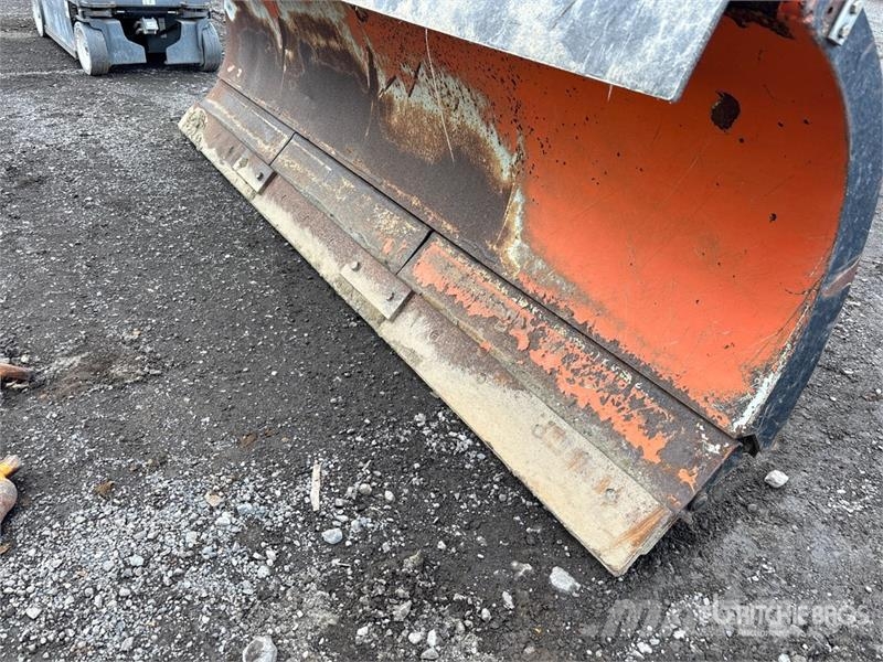  Tenco 10 ft Hydraulic Reversing Snow Plow - Fits T Snežne daske i plugovi