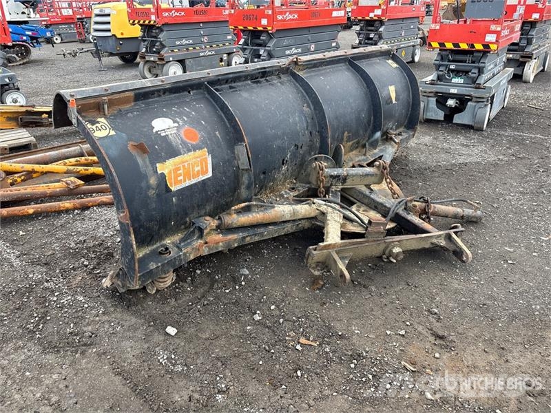  Tenco 10 ft Hydraulic Reversing Snow Plow - Fits T Snežne daske i plugovi