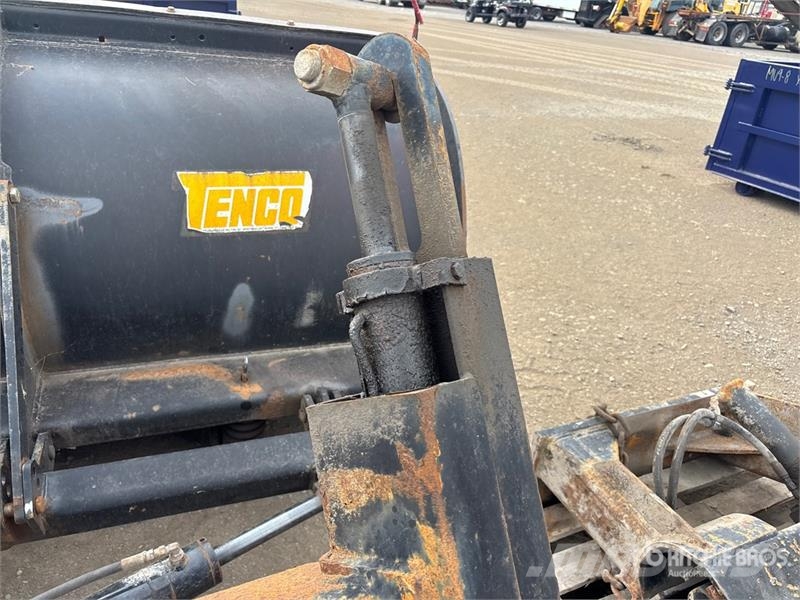 Tenco 11 ft Reversing Snow Plow Schneeschilde und -pflüge