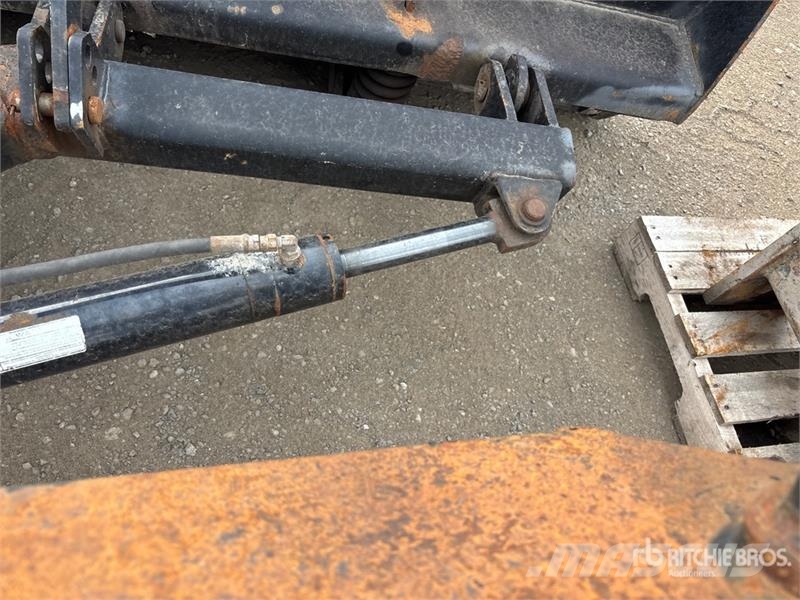 Tenco 11 ft Reversing Snow Plow Schneeschilde und -pflüge