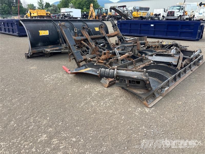 Tenco 11 ft Reversing Snow Plow Schneeschilde und -pflüge