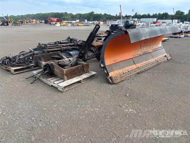 Tenco 11 ft Reversing Snow Plow Schneeschilde und -pflüge