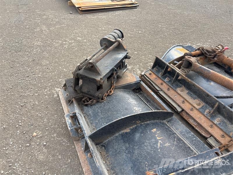 Tenco 11 ft Reversing Snow Plow Schneeschilde und -pflüge