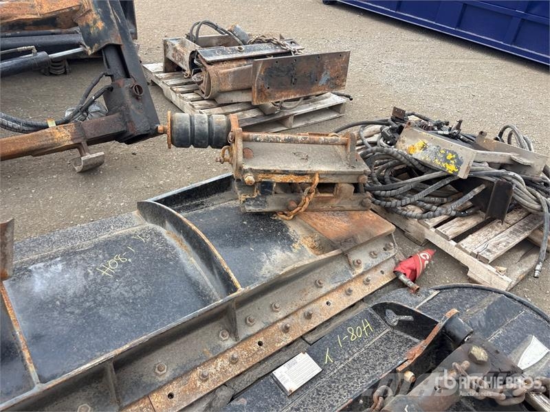 Tenco 11 ft Reversing Snow Plow Schneeschilde und -pflüge
