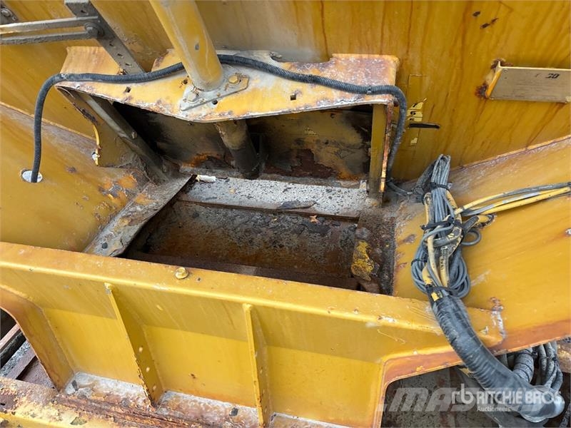 Tenco 14 ft Salt Spreader Hiekan- ja suolanlevittimet