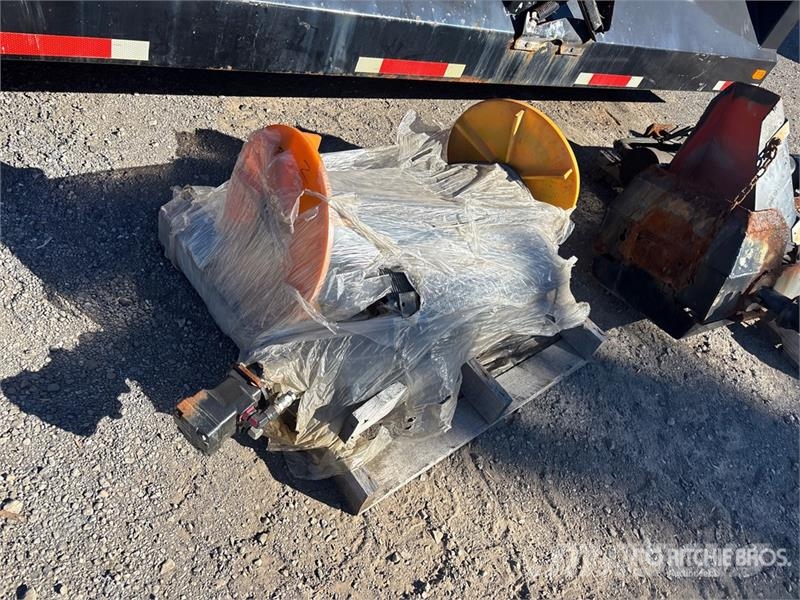 Tenco 14 ft Salt Spreader Posipači soli i peska