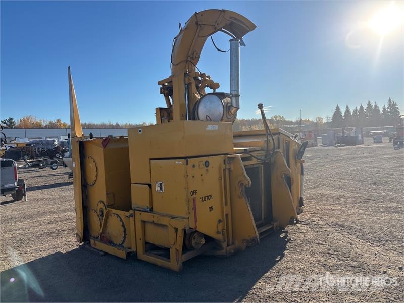 Tenco DV4000 9 ft 4 in Snow Blower Souffleuse à neige