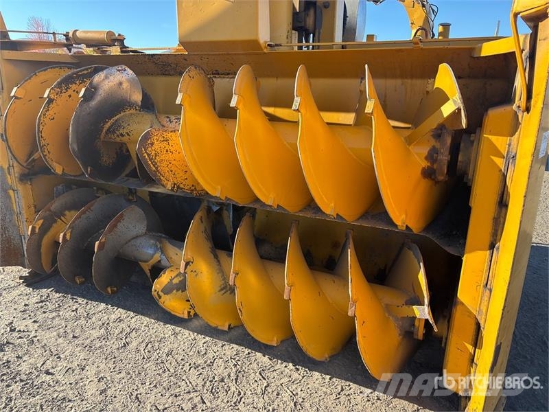 Tenco DV4000 9 ft 4 in Snow Blower Souffleuse à neige