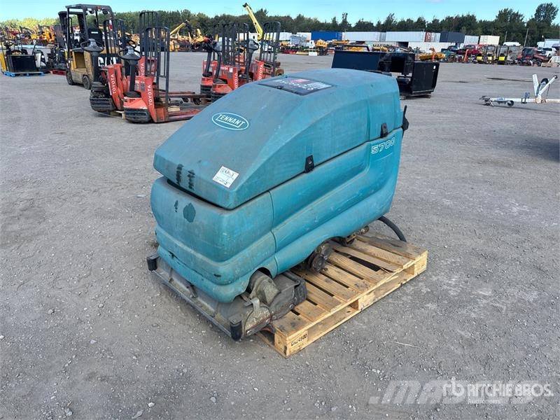 Tennant 5700 Walk-Behind Electric Floor Sweeper (Inoperabl Muud saagikoristusmasinad