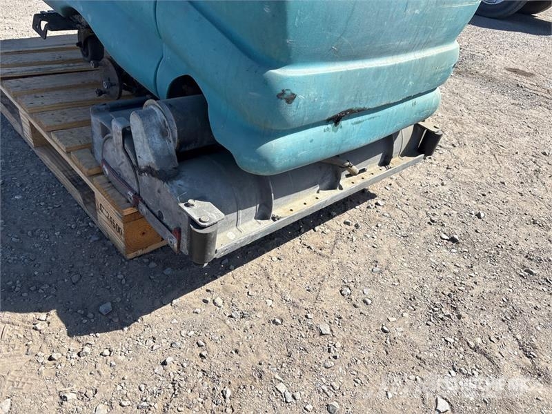 Tennant 5700 Walk-Behind Electric Floor Sweeper (Inoperabl Muud saagikoristusmasinad