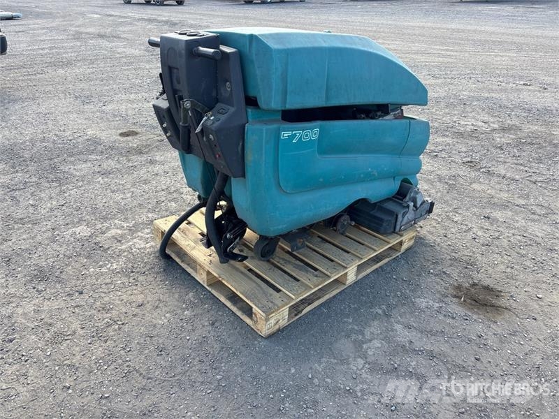 Tennant 5700 Walk-Behind Electric Floor Sweeper (Inoperabl Muud saagikoristusmasinad