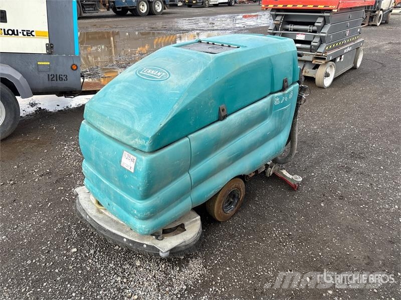 Tennant 5700 Walk-Behind Electric Floor Sweeper Egyéb betakarító felszerelések