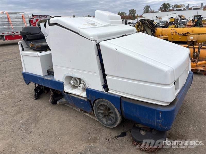 Tennant Ride-On Floor Sweeper Ostala oprema za žetvu
