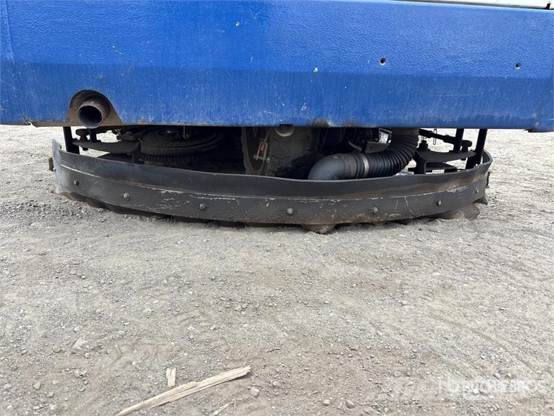 Tennant Ride-On Floor Sweeper Ostala oprema za žetvu