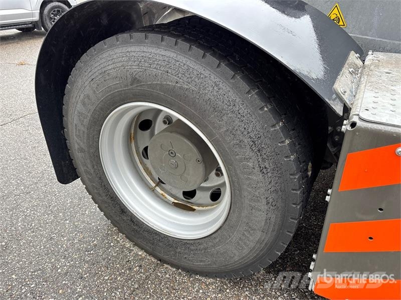 Terberg Benschop YJ223 4x2 Spotter Truck Terminalivedukid