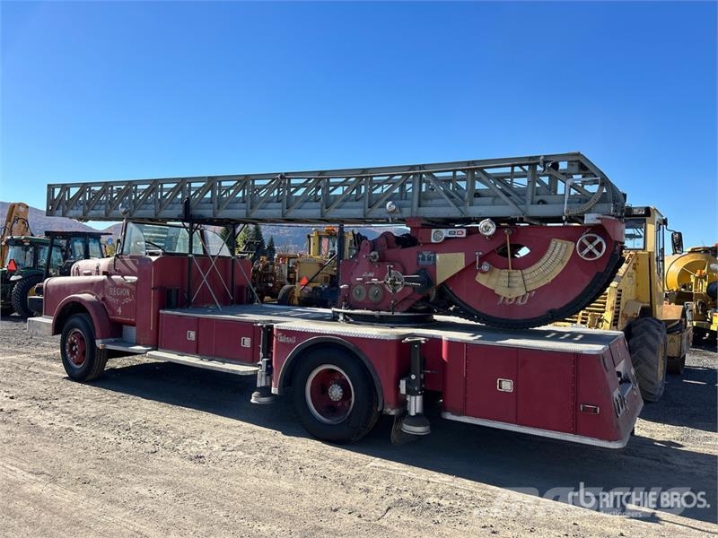  Thibault Custom 4x2 Ladder Fire Truck Fire trucks